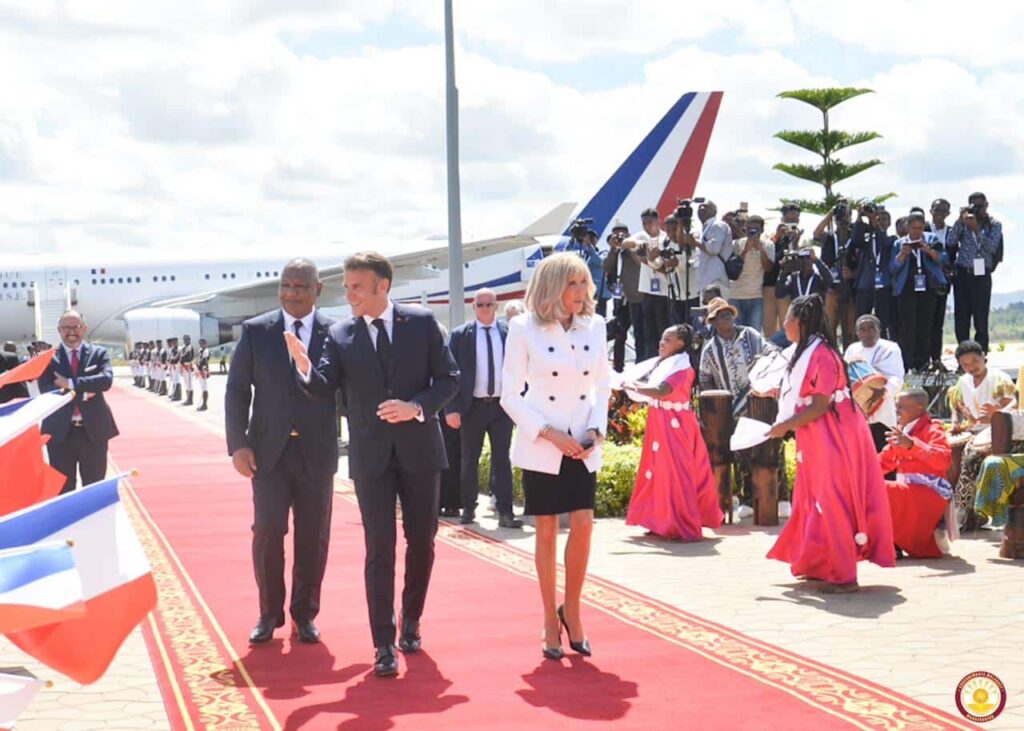 Expression: Macron… it's striking!