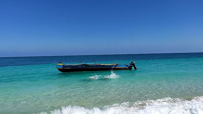 pirogue-belo-ile-690x388